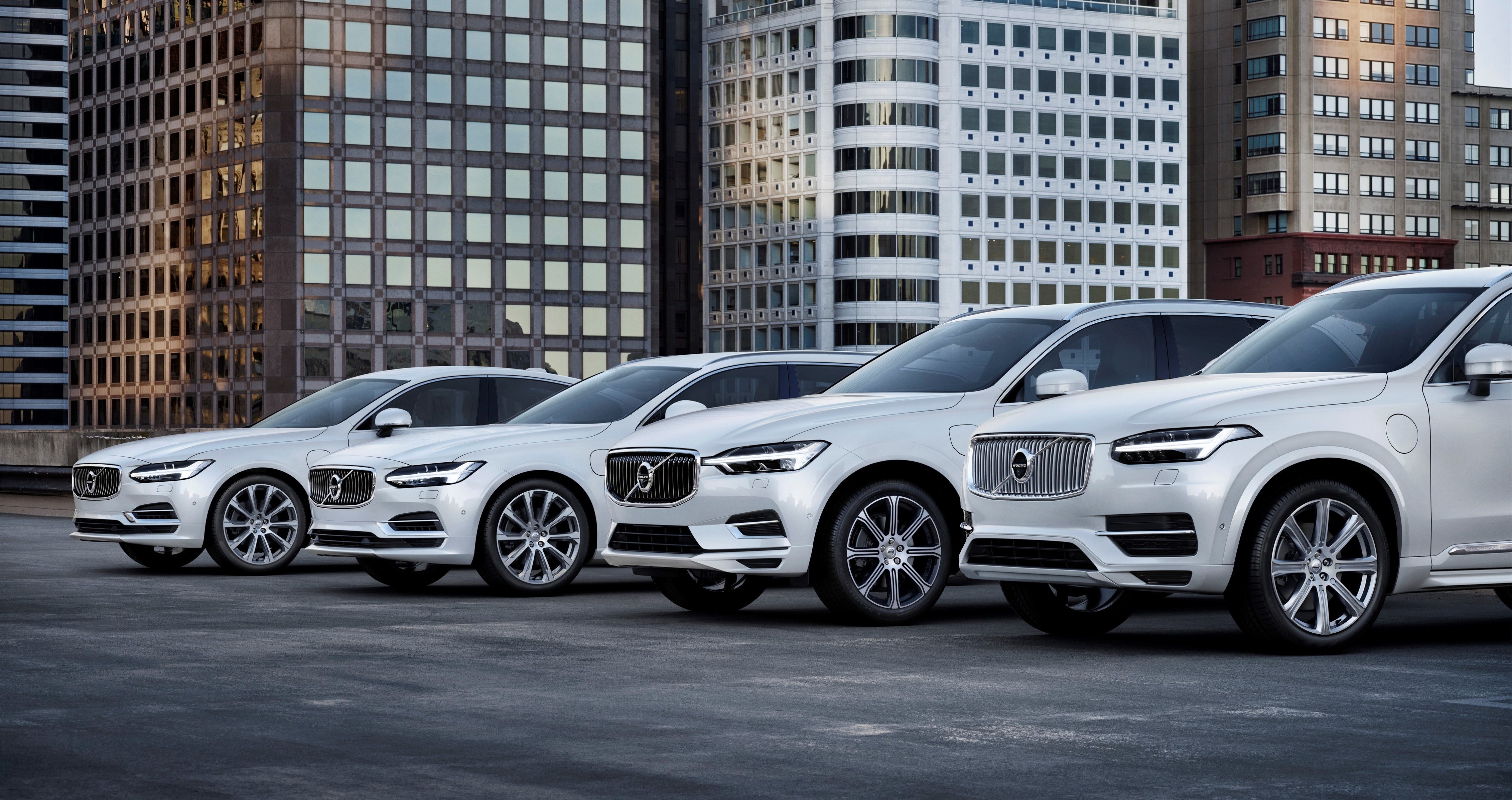 Volvo sales data - Explanatory data analysis and Time series modelling